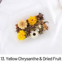 13. Chrysanthème jaune et fruits secs
