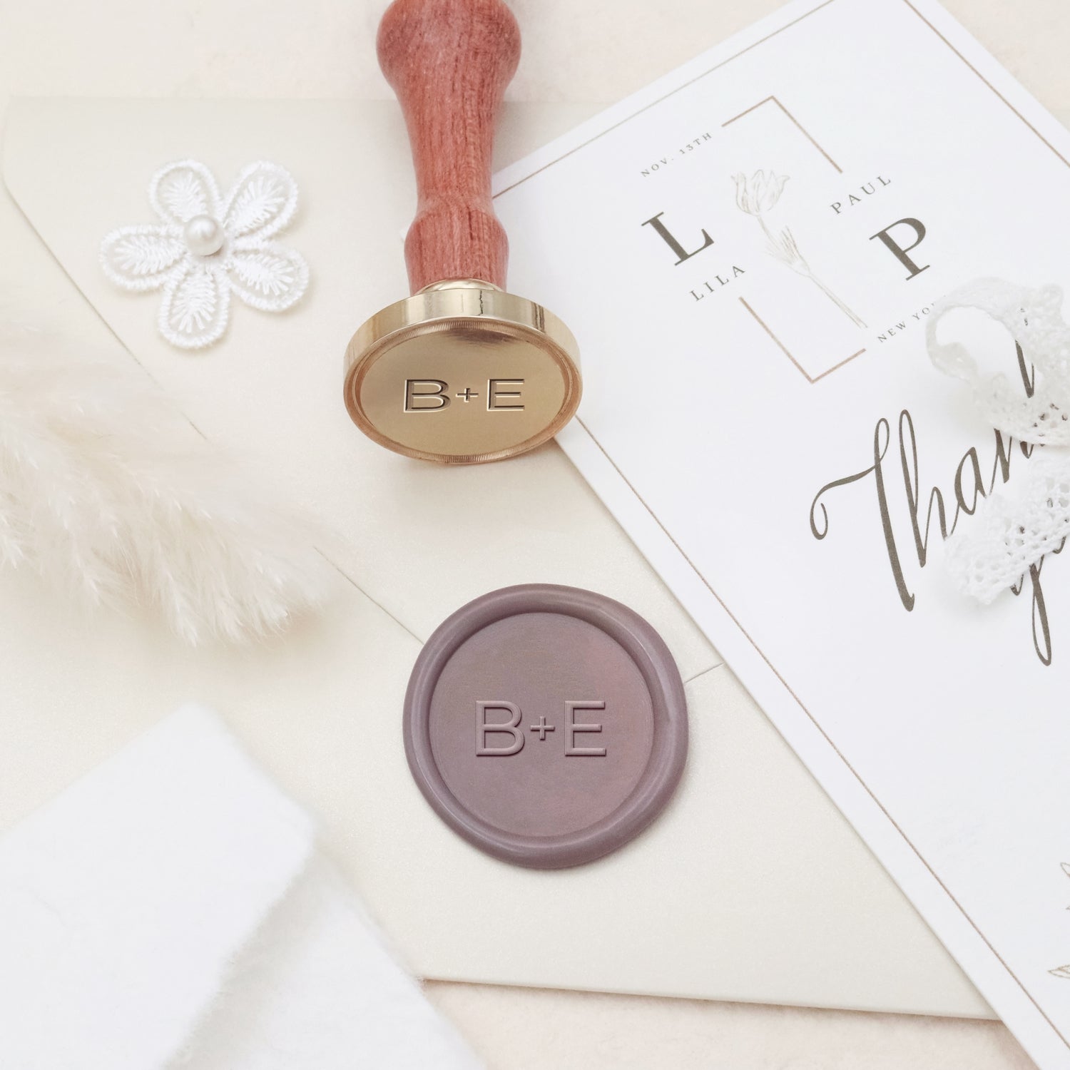 Tampon encreur de cire à cacheter personnalisé avec cœur aimant et initiales horizontales minimaliste pour mariage-4 3