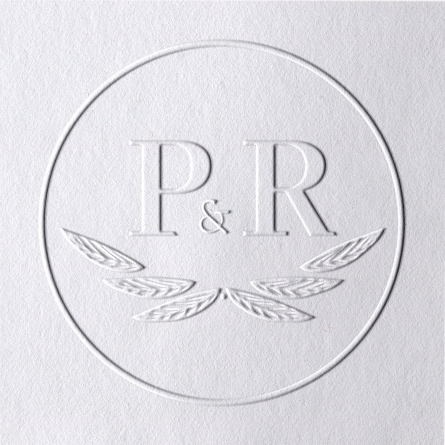 Timbre à sec de mariage personnalisé Wing monogramme 101