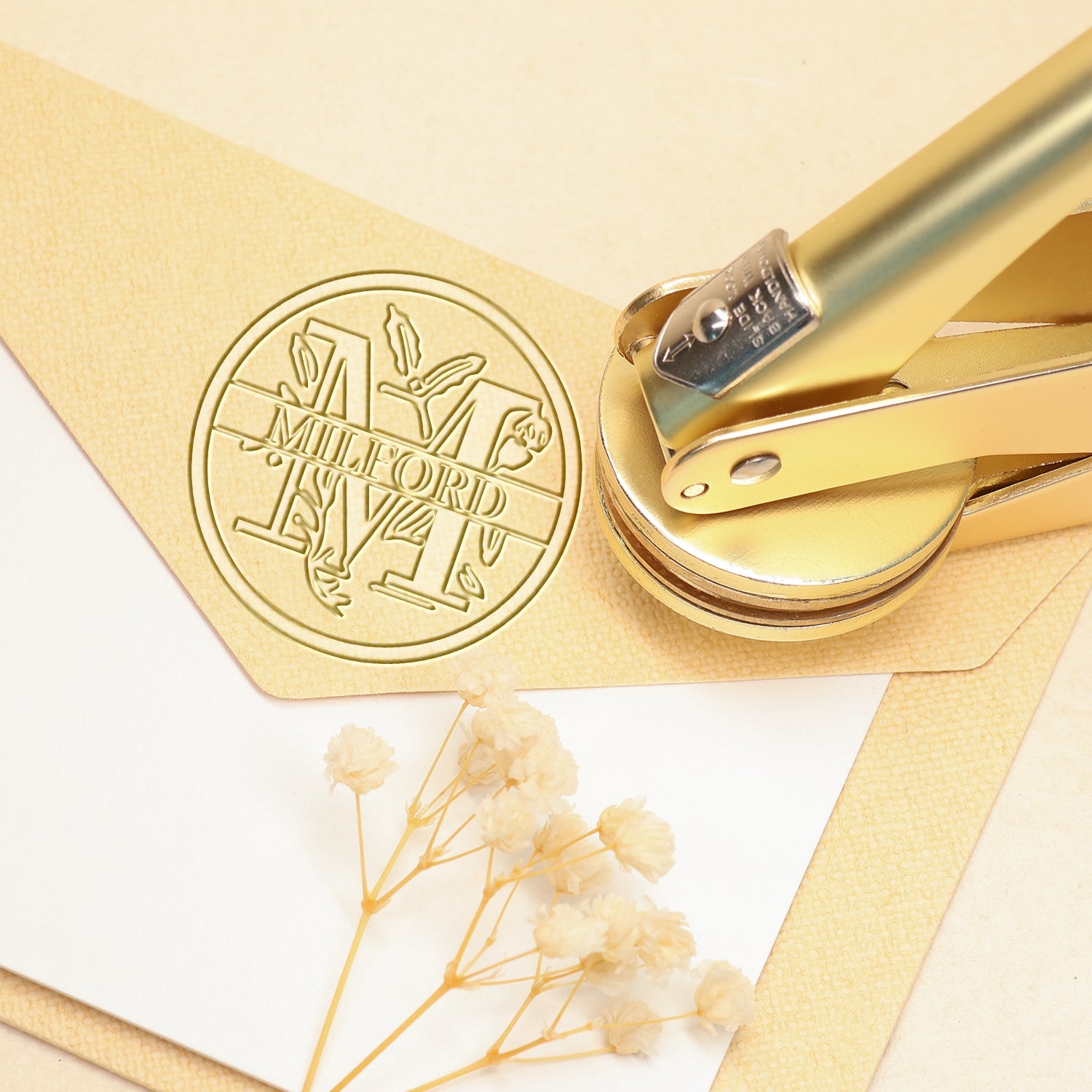 Timbre à sec de nom floral personnalisé de 26 lettres - M M11