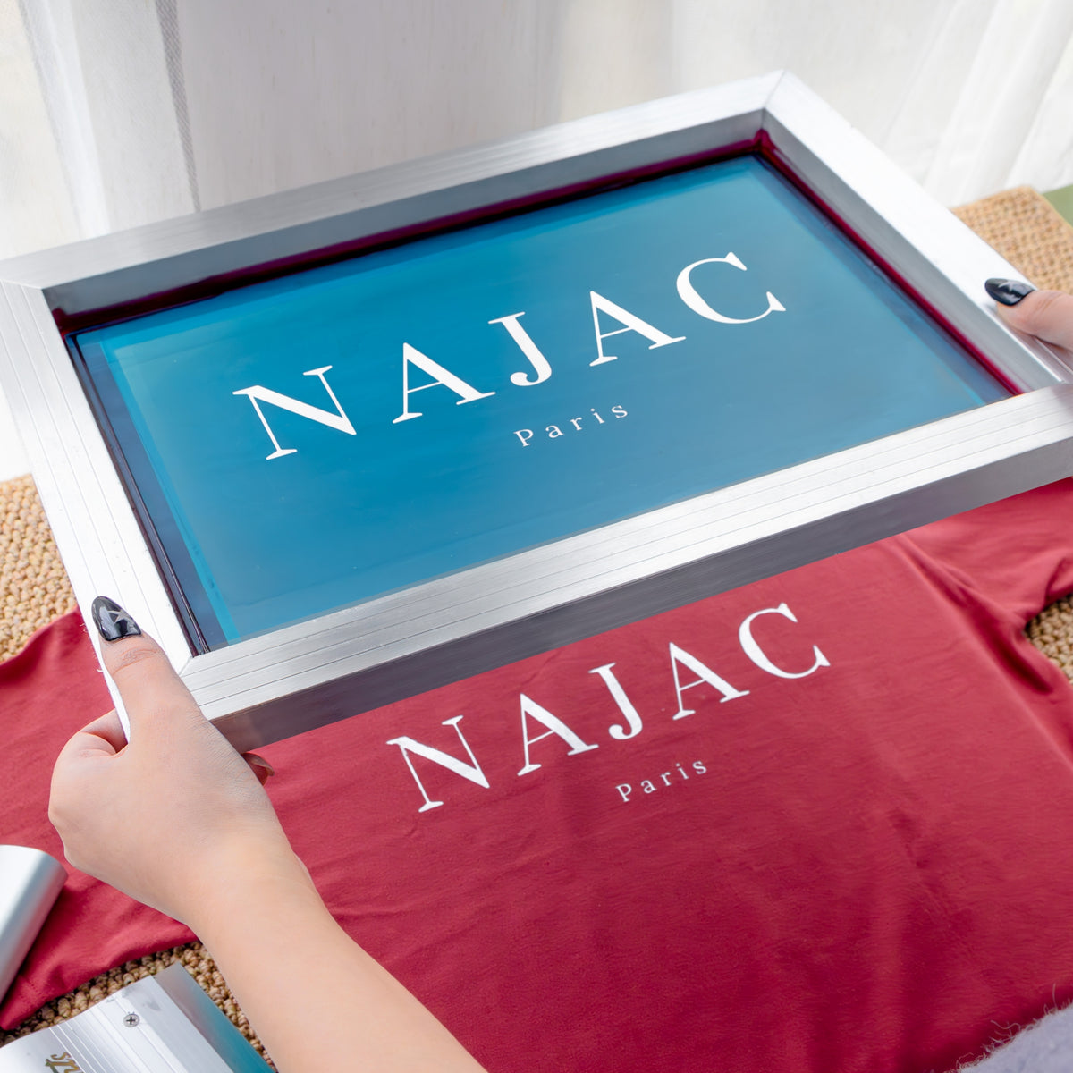 Sérigraphie Personnalisée - Designs Personnalisés pour T-Shirts, Sacs Fourre-tout, Boîtes et Plus31